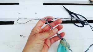 Upcycling-Kescher Drahtstiel wird zu Ring geschlossen