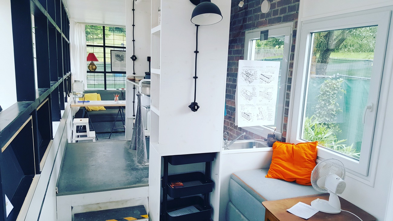 Nachhaltig wohnen. Im Tiny House oder im Einfamilienhaus mit Garten? Wie viel Platz braucht man um glücklich zu sein?