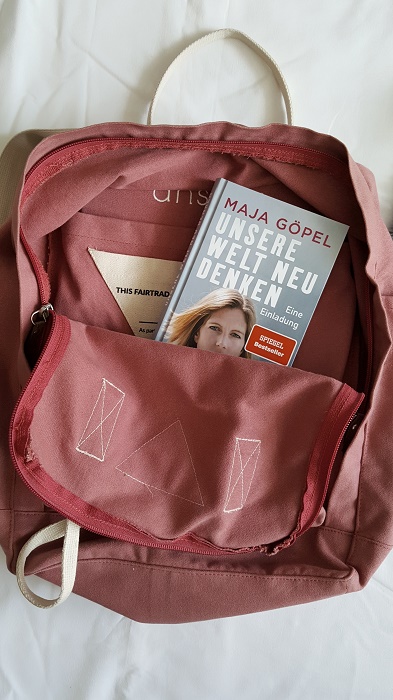 Nachhaltiger Rucksack von melawear und Unsere Welt neu denken von Maja Göpel