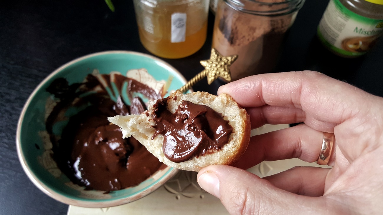 Leckere Schoko-Nuss-Creme ohne Palmöl aus nur 4 Zutaten selber machen