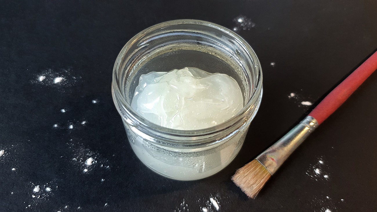 Essbarer Zero Waste Bastelkleber aus Stärke und Zucker selber machen
