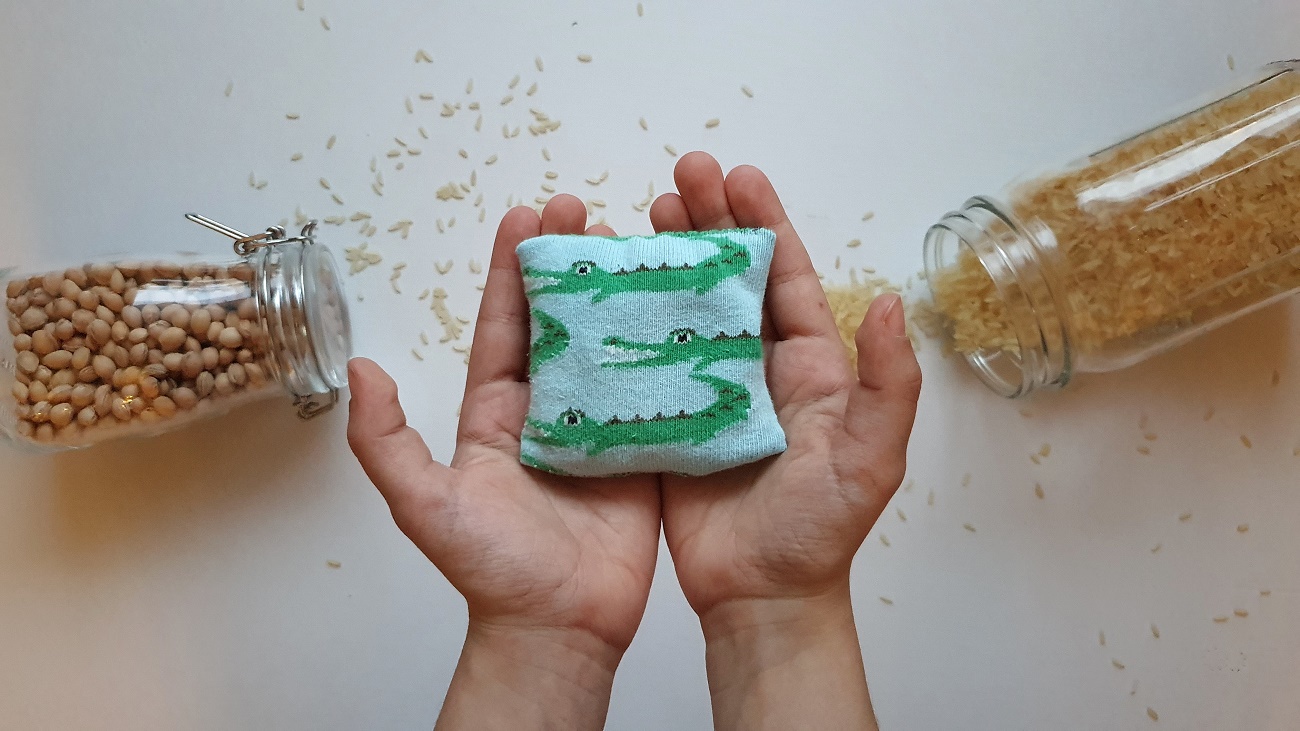 Handwärmer aus alten Socken selber machen. Einfache Upcycling Idee.